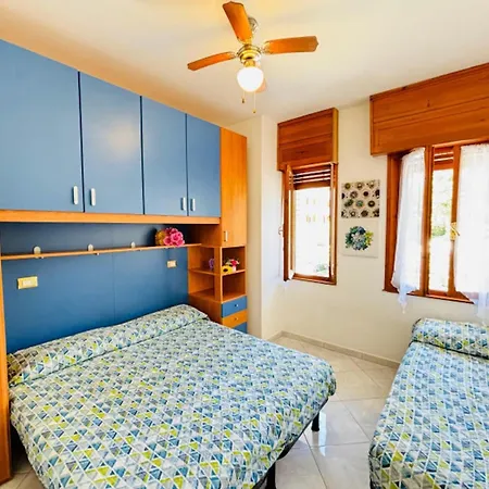 Flat With Large Balcony In 아파트 *