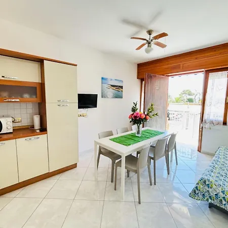Flat With Large Balcony In 비비오네